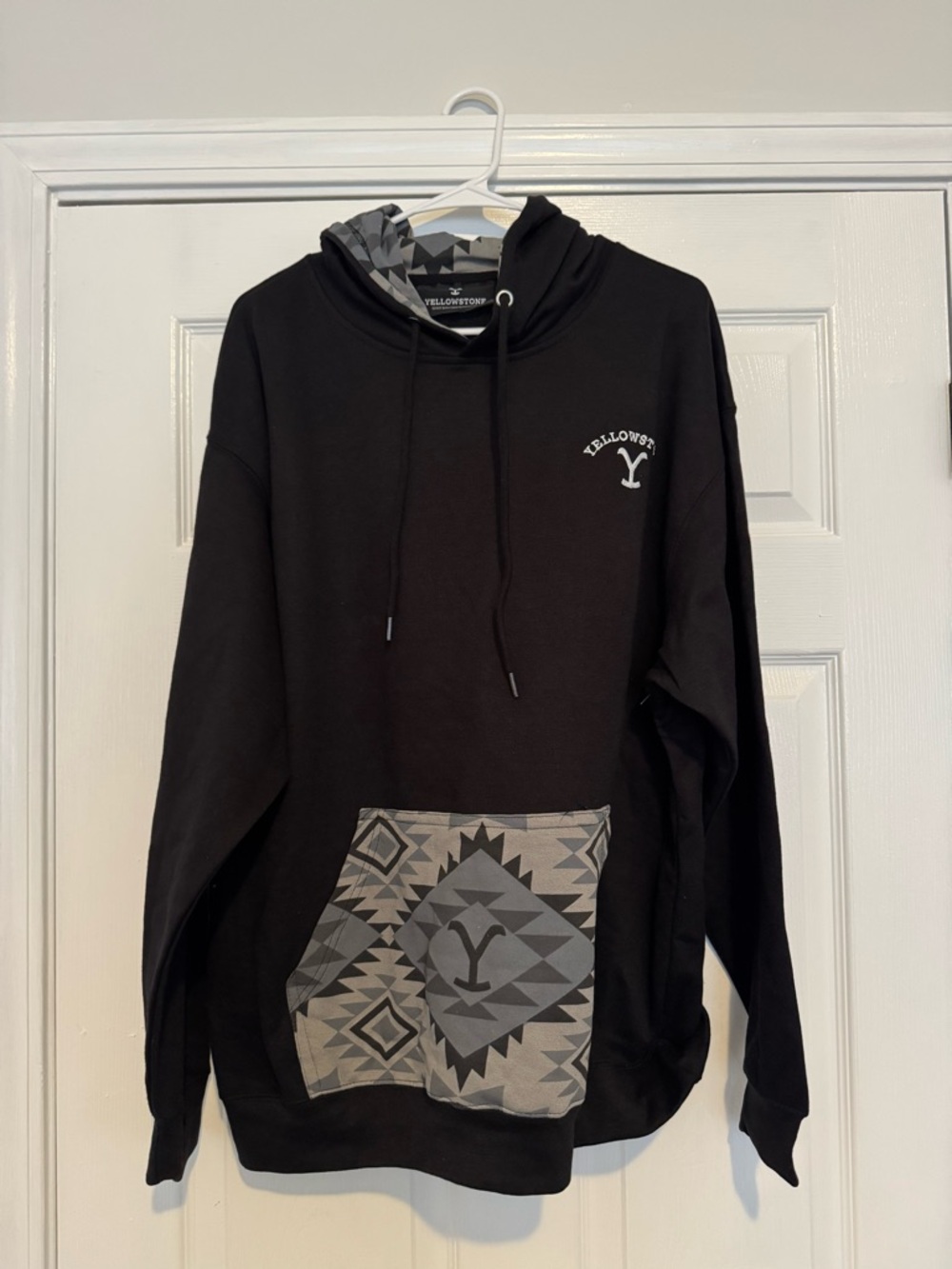 Yellowstone Men's Black Hoodie with Geometric Pocket - XL (NEW WITHOUT TAGS)